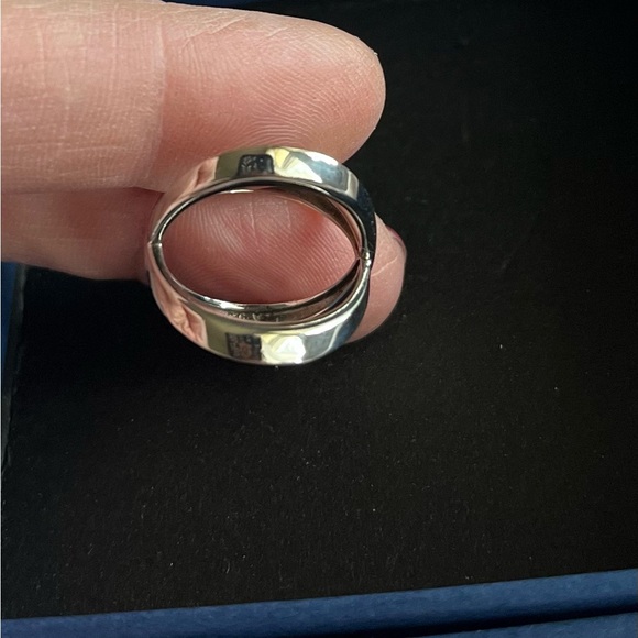 Ring - Picture 3 of 4